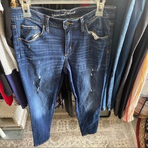 UNIVERSAL THREAD: womans mid rise skinny jeans size 8